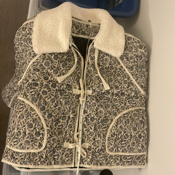 NWOT The Great. Reversible Quilted Print Puffer Jacket Size XS - Picture 9 of 9